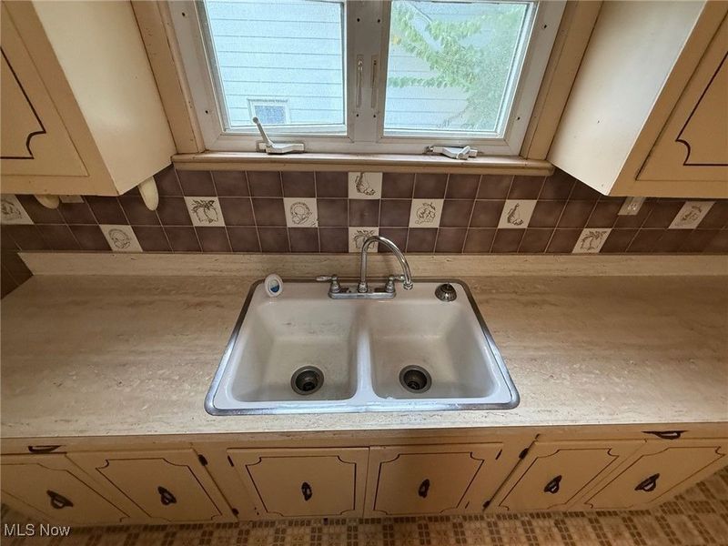 4902 E 109th Street, Cleveland, OH 44125 Photo 3