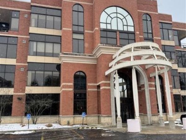 822 Kumho Drive, Unit #103, Fairlawn, OH 44333