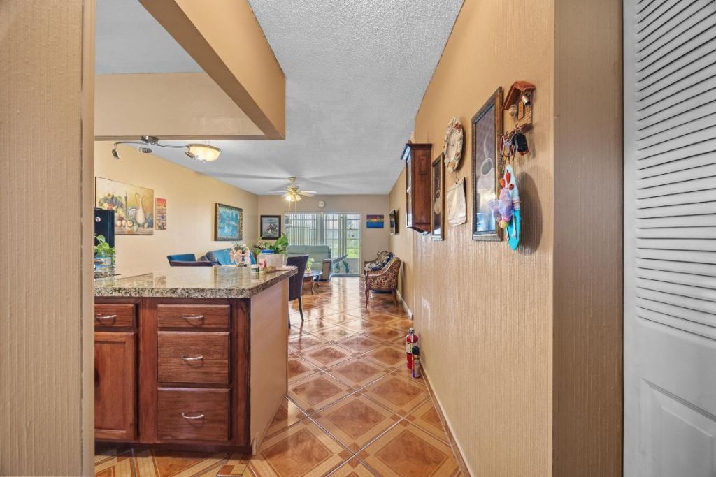 3405 NW 48 Avenue, Unit J514, Lauderdale Lakes, FL 33319 Photo