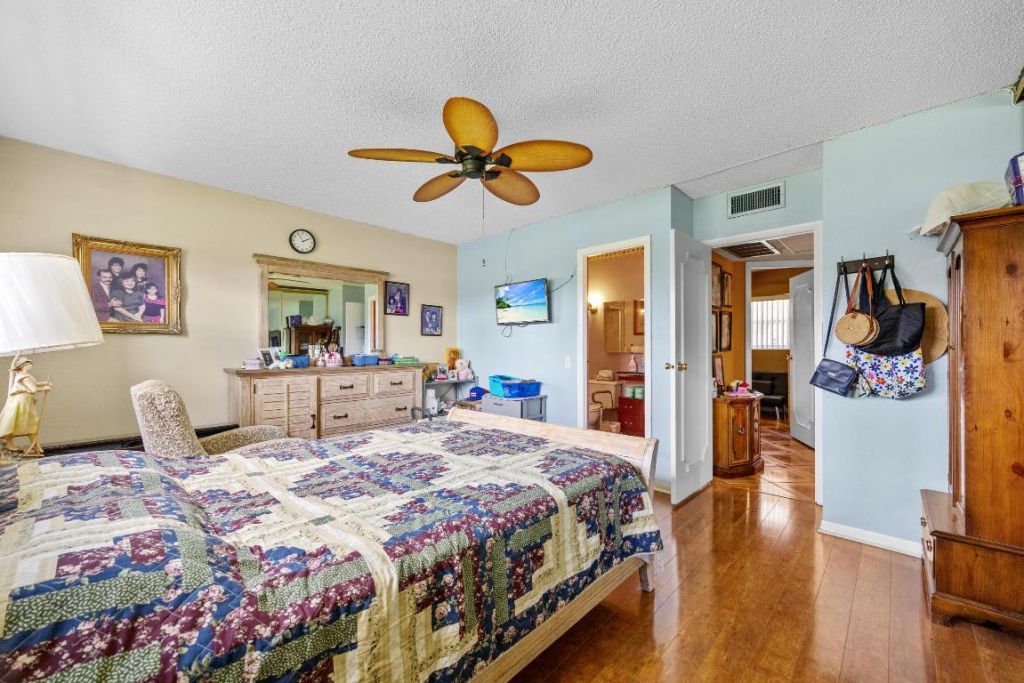 3405 NW 48 Avenue, Unit J514, Lauderdale Lakes, FL 33319 Photo