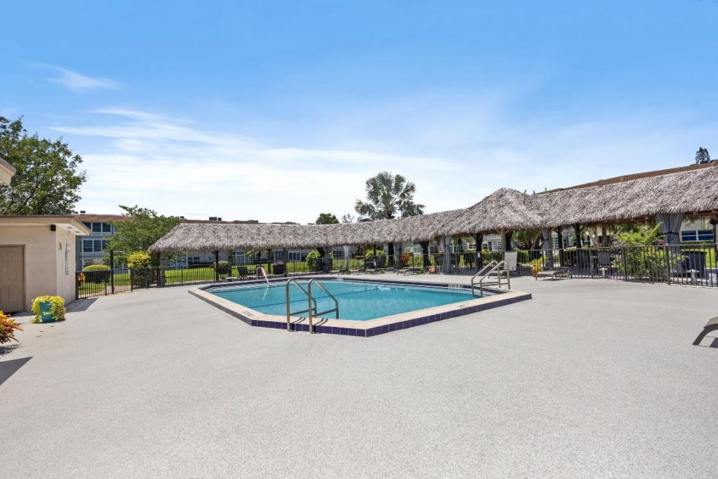 3405 NW 48 Avenue, Unit J514, Lauderdale Lakes, FL 33319 Photo