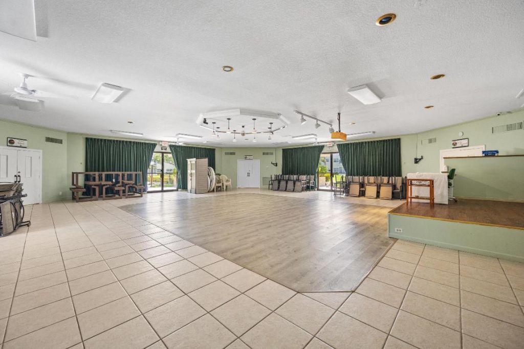 3405 NW 48 Avenue, Unit J514, Lauderdale Lakes, FL 33319 Photo