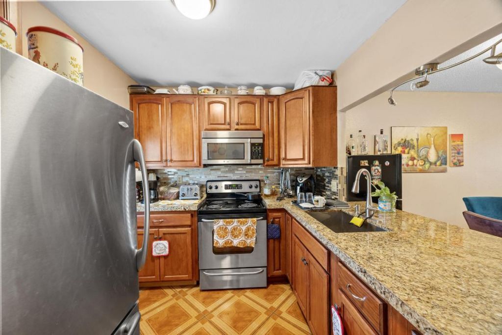 3405 NW 48 Avenue, Unit J514, Lauderdale Lakes, FL 33319 Photo