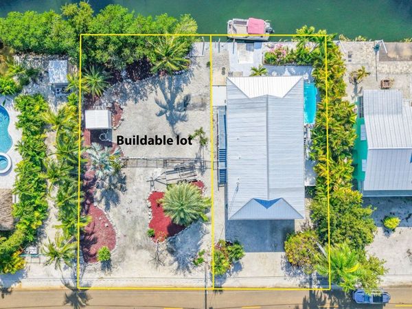 27426 S Martinique Lane, Ramrod, FL 33042