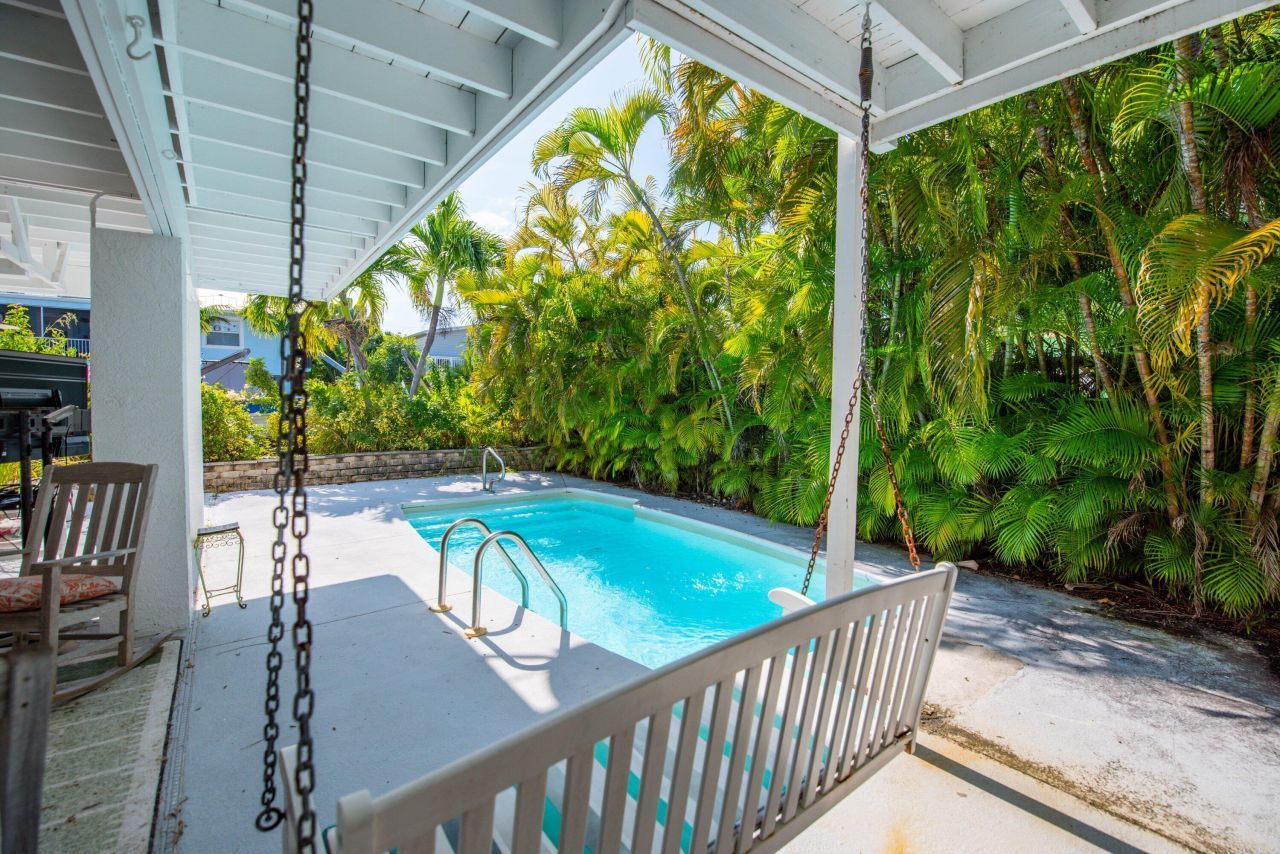 27426 S Martinique Lane, Ramrod, FL 33042 Photo