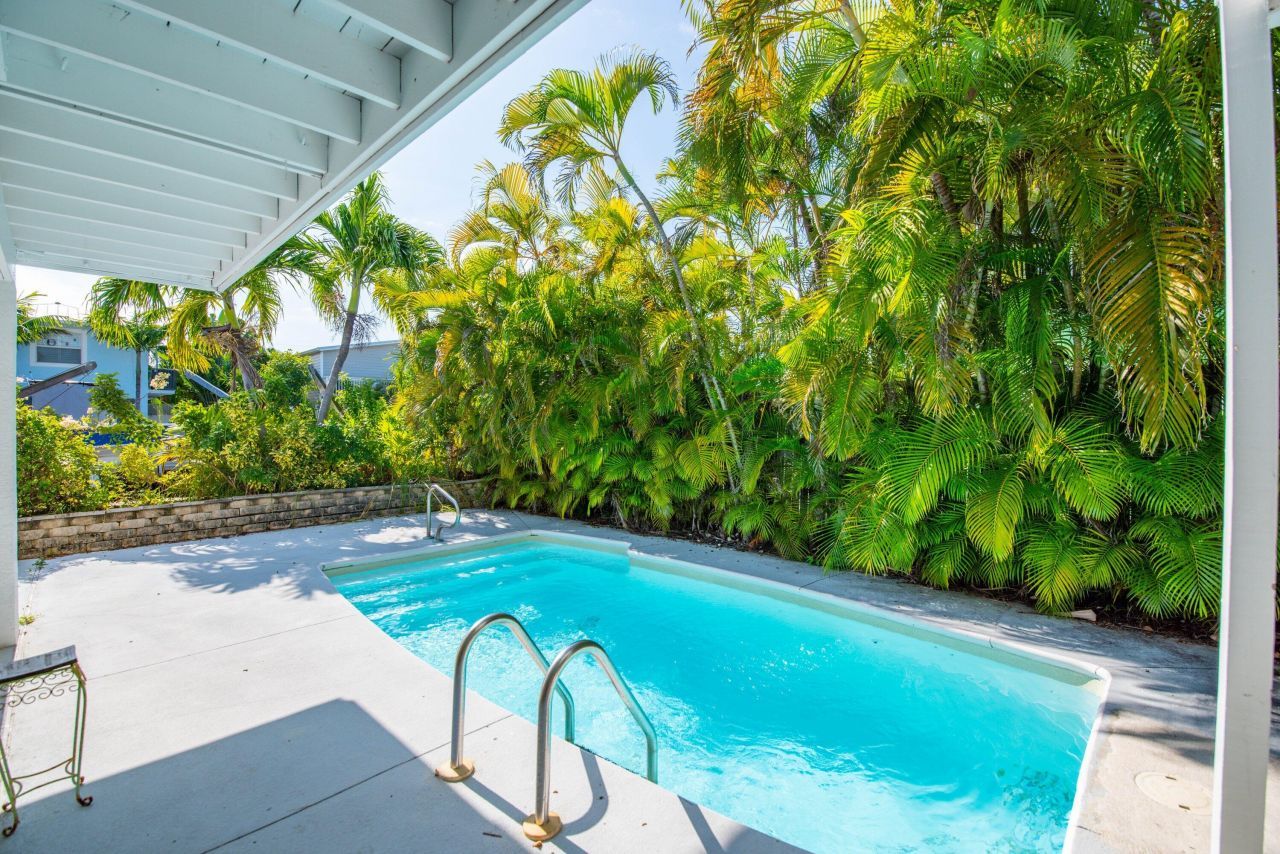 27426 S Martinique Lane, Ramrod, FL 33042 Photo