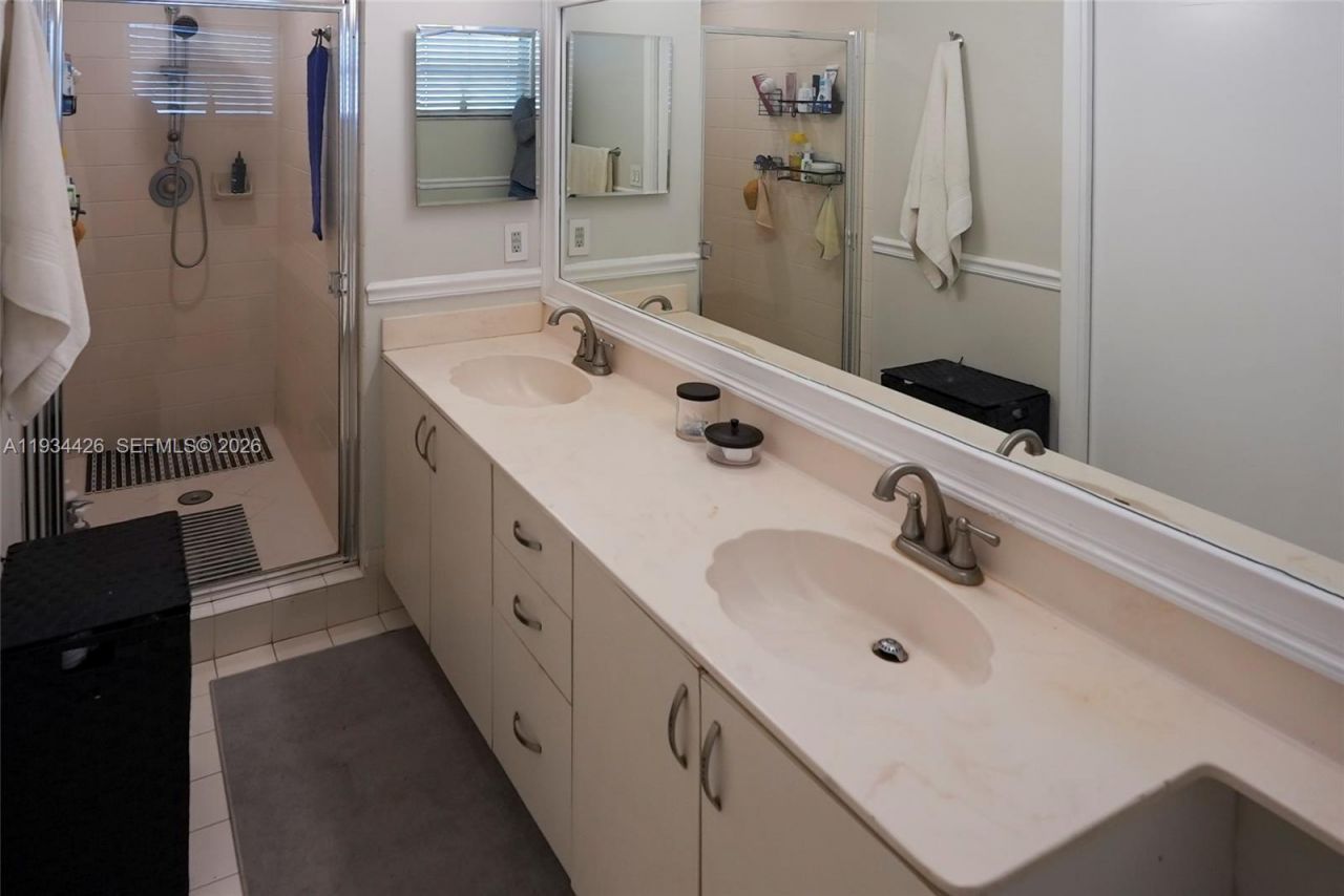 5763 NW 97th Ct, Doral, FL 33178 Photo