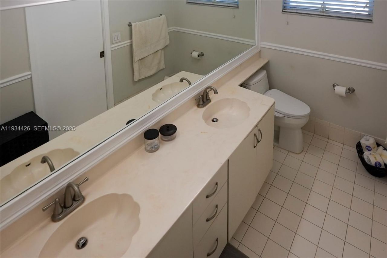 5763 NW 97th Ct, Doral, FL 33178 Photo