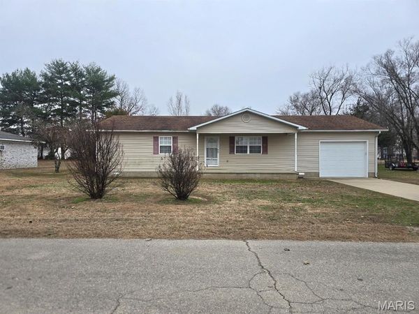 718 W Crumb Avenue, Bernie, MO 63822