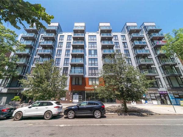 144-27 Sanford Avenue, Unit 4K, Flushing, NY 11355