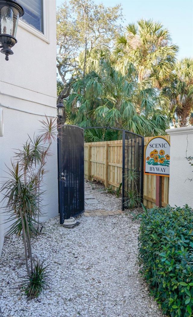 6233 Bayshore Boulevard, Tampa, FL 33611 Photo