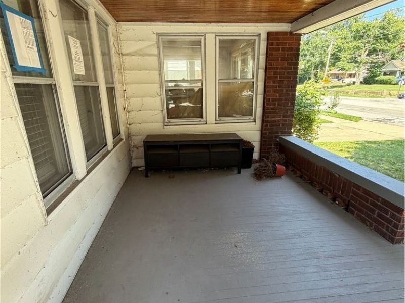 15313 Lake Shore Boulevard, Cleveland, OH 44110 Photo 4