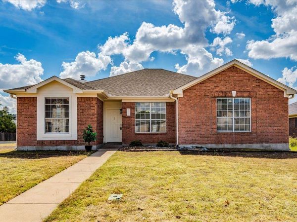 1021 Black Locust DR W, Pflugerville, TX 78660