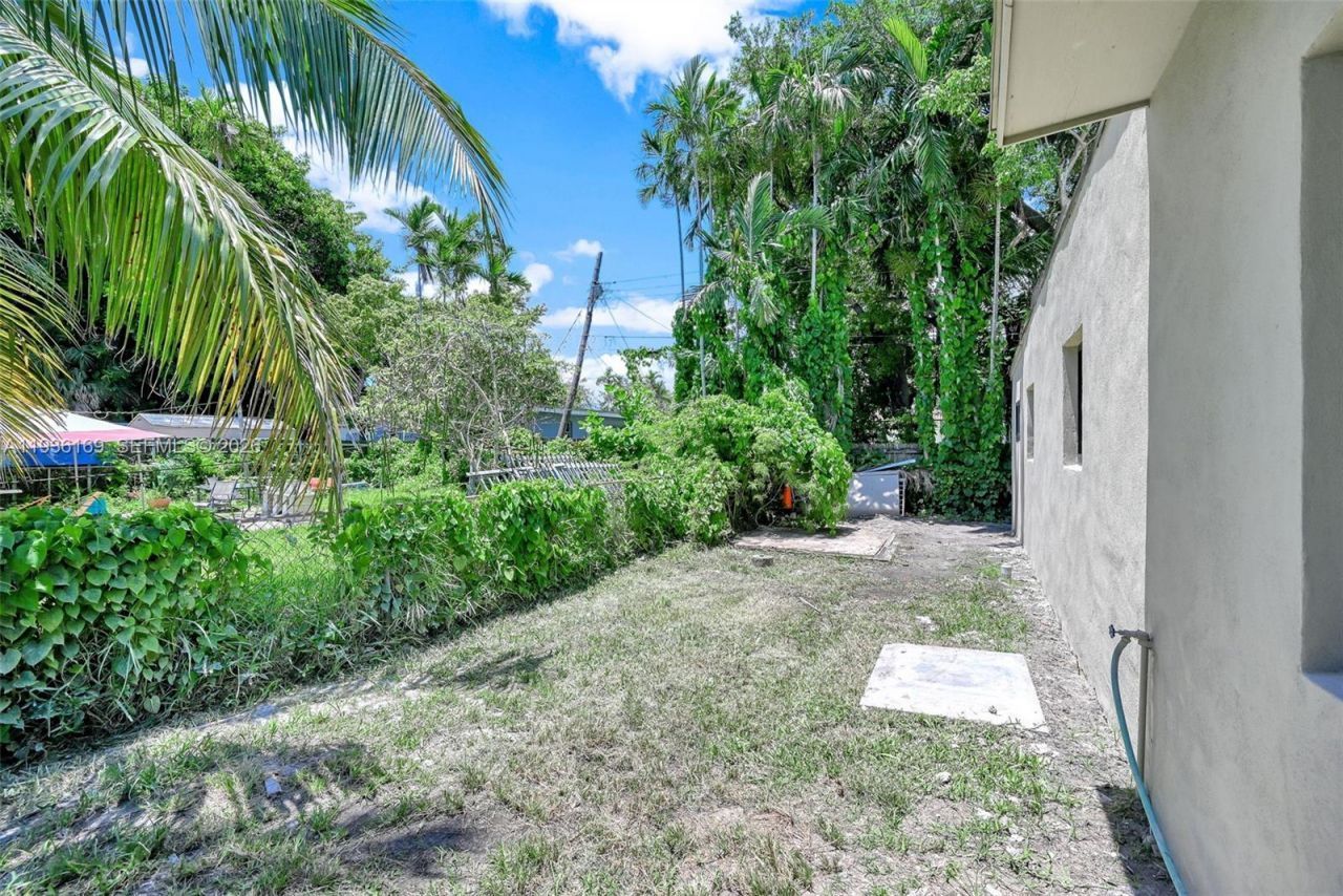 8280 NW 5th Ave , Miami, FL 33150 Photo