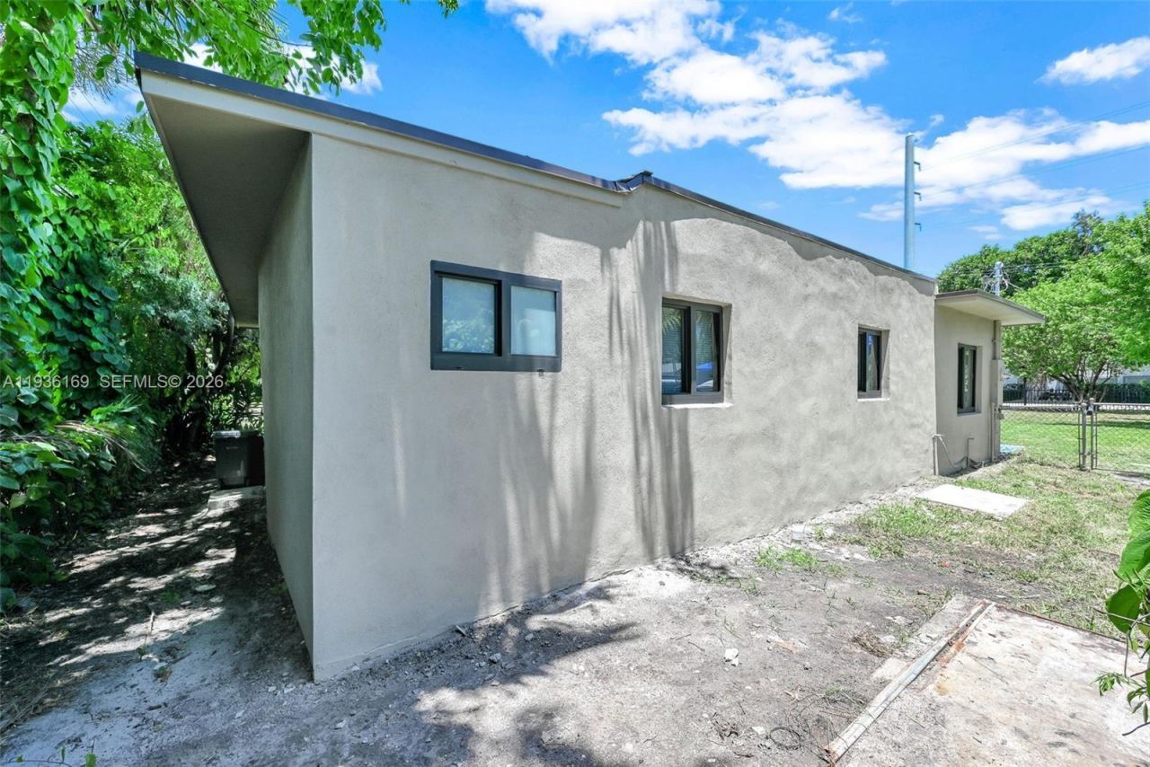 8280 NW 5th Ave , Miami, FL 33150 Photo