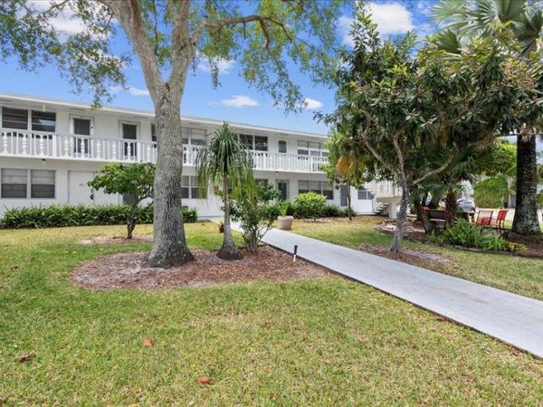 412 Sheffield Q, West Palm Beach, FL 33417