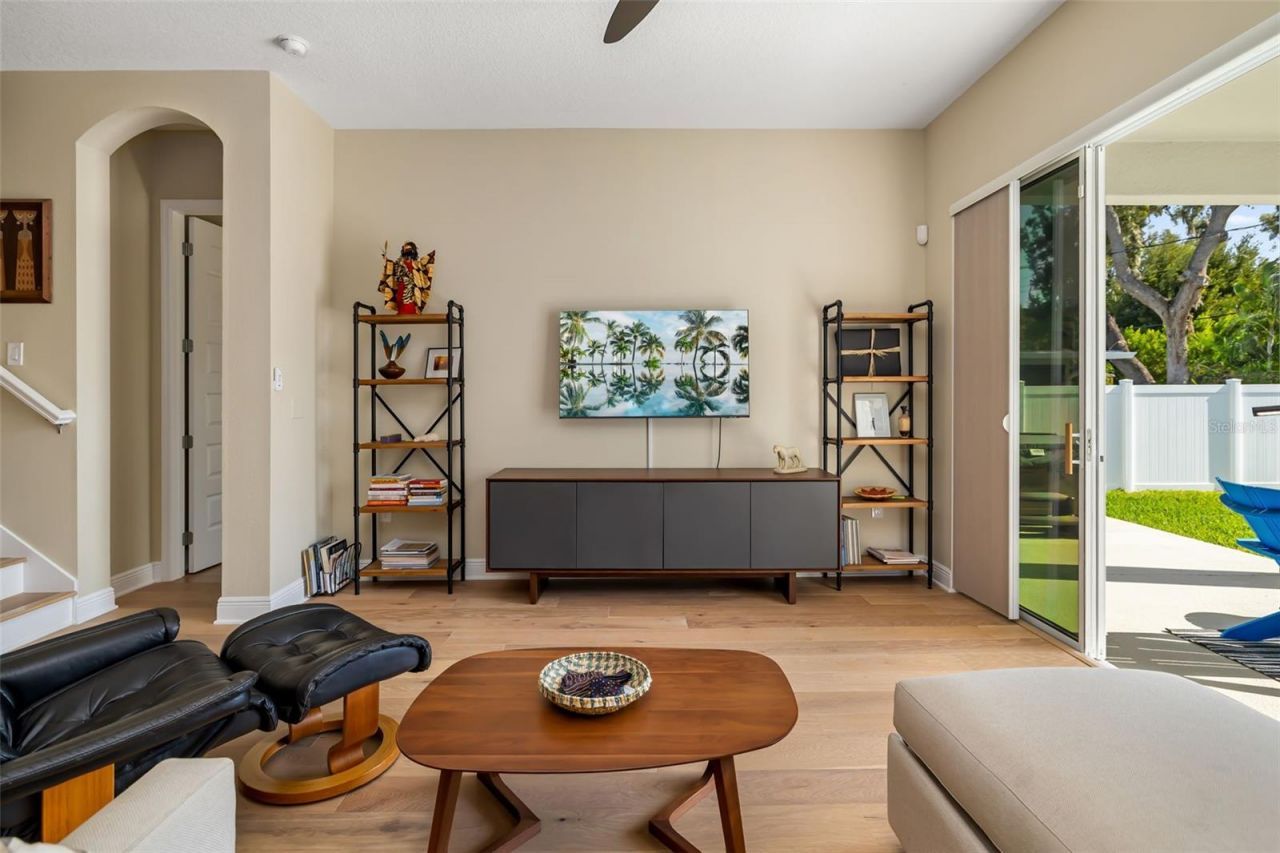 2576 Wood Street, Sarasota, FL 34237 Photo