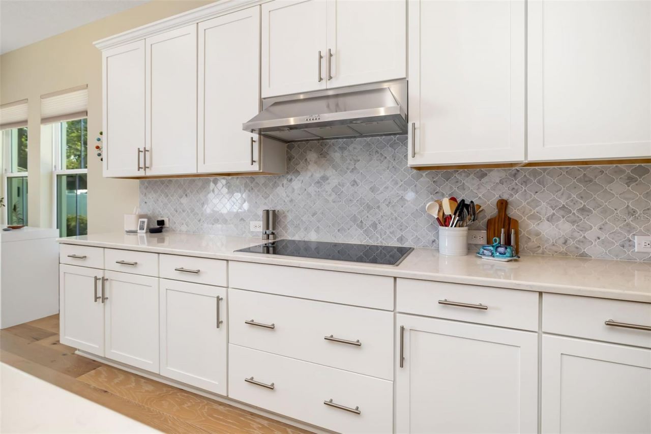 2576 Wood Street, Sarasota, FL 34237 Photo