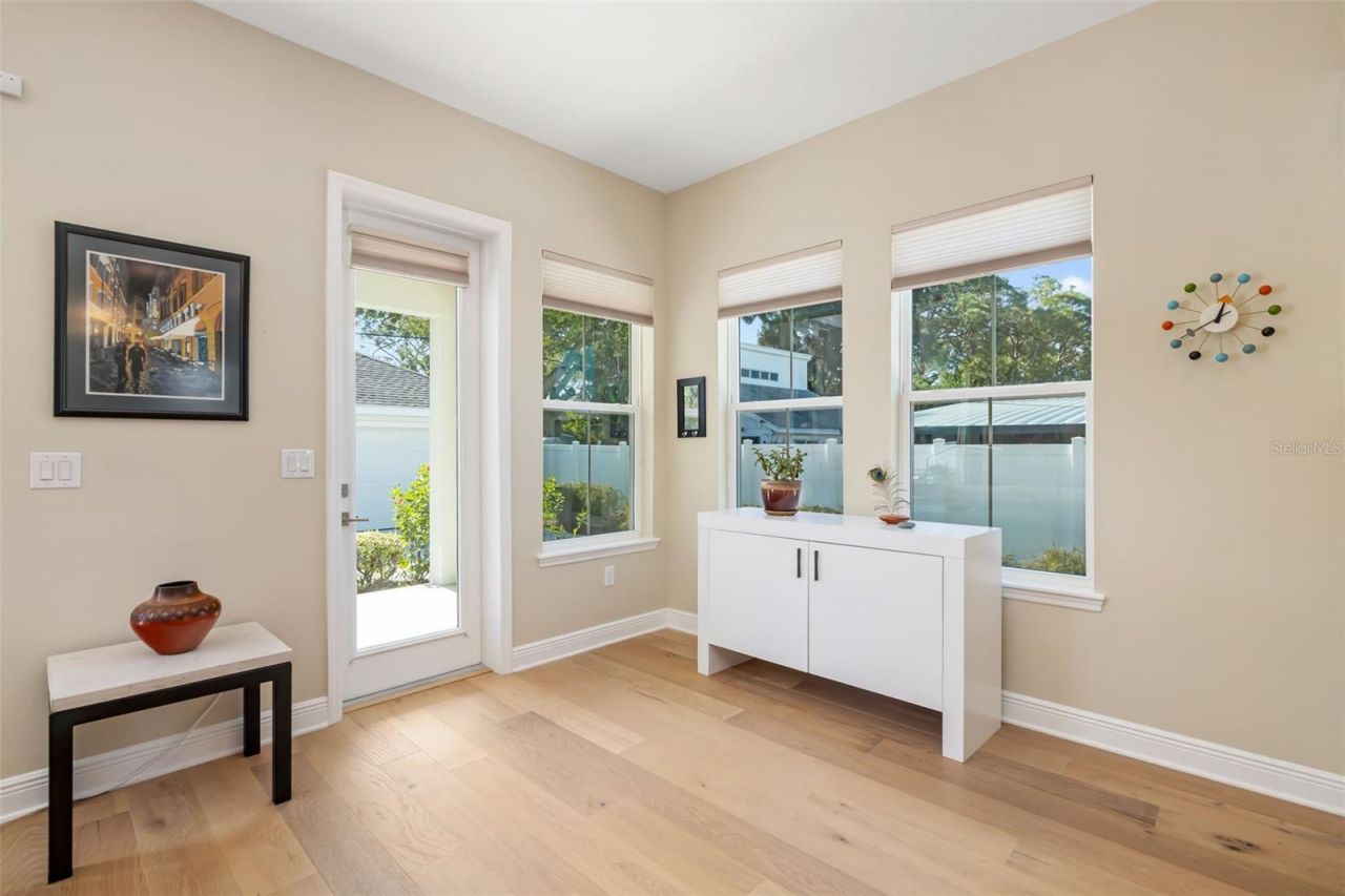 2576 Wood Street, Sarasota, FL 34237 Photo