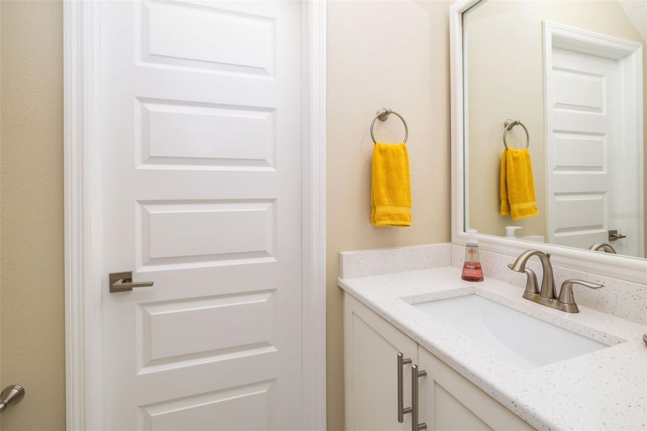 2576 Wood Street, Sarasota, FL 34237 Photo