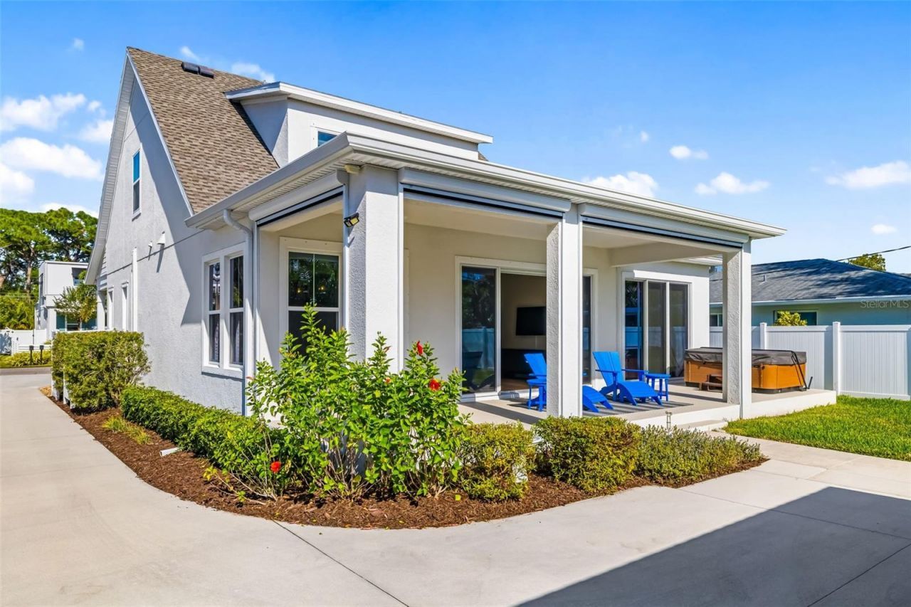 2576 Wood Street, Sarasota, FL 34237 Photo