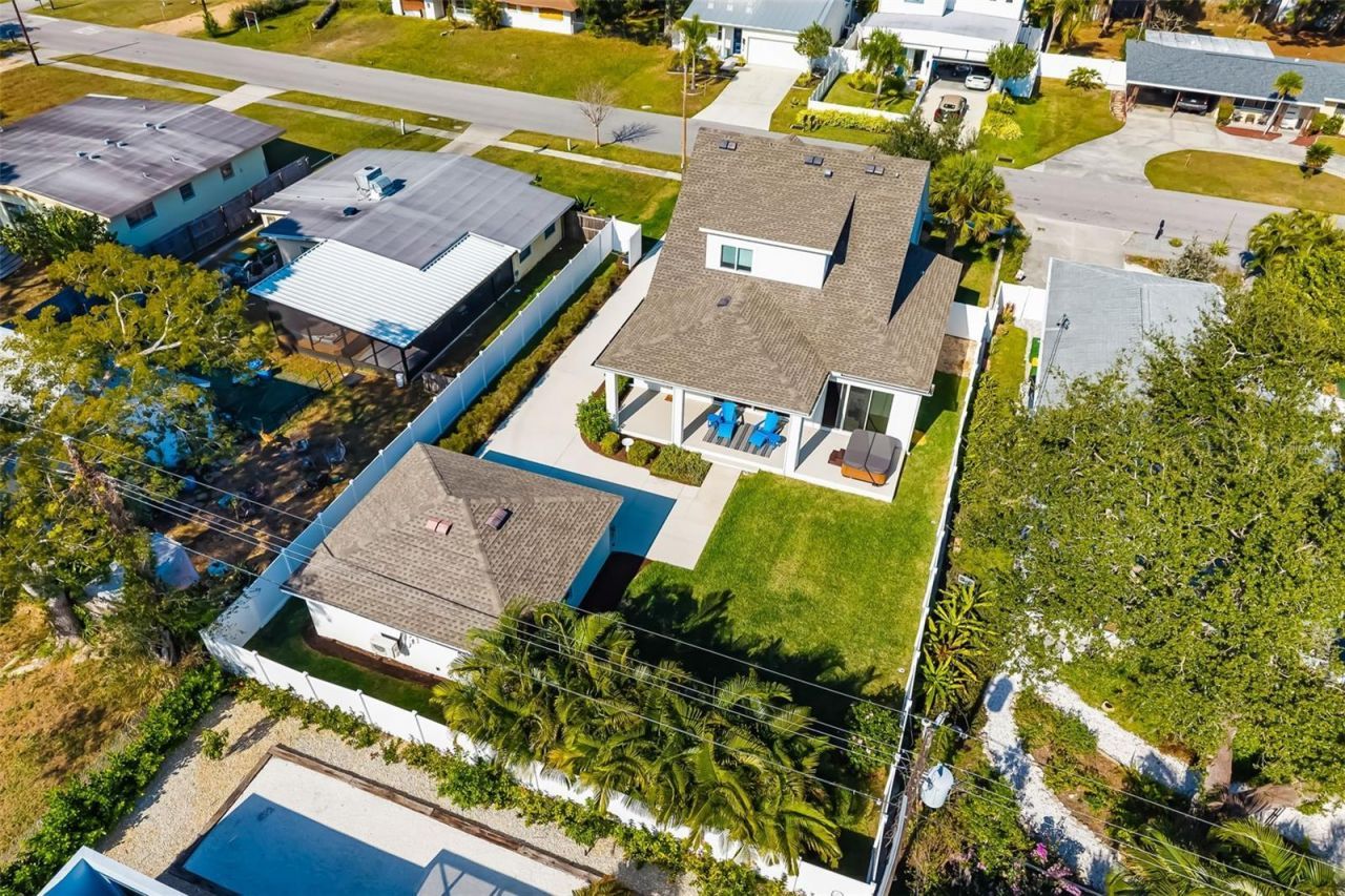 2576 Wood Street, Sarasota, FL 34237 Photo