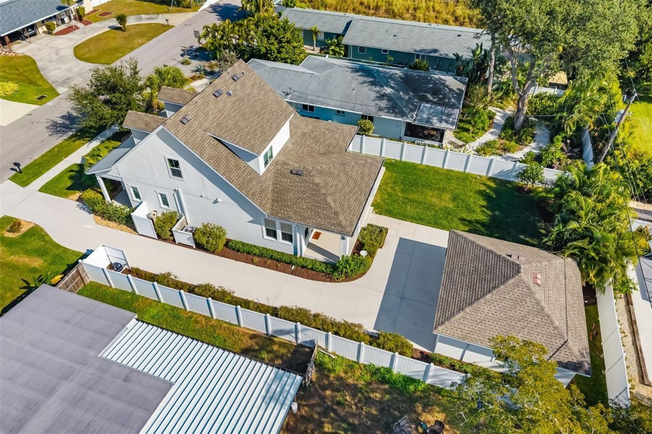 2576 Wood Street, Sarasota, FL 34237 Photo