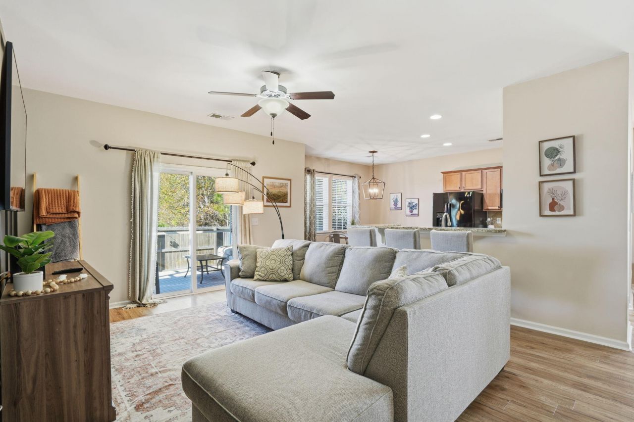 9672 Spencer Woods Road Photo 10