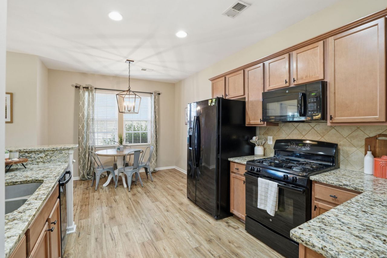 9672 Spencer Woods Road Photo 11