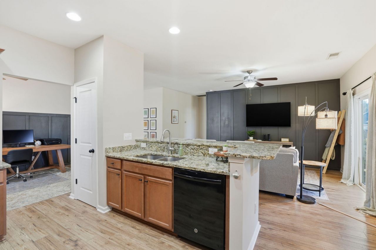 9672 Spencer Woods Road Photo 14