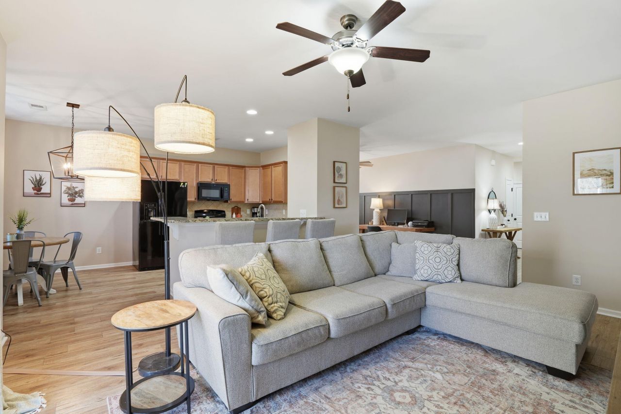 9672 Spencer Woods Road Photo 8