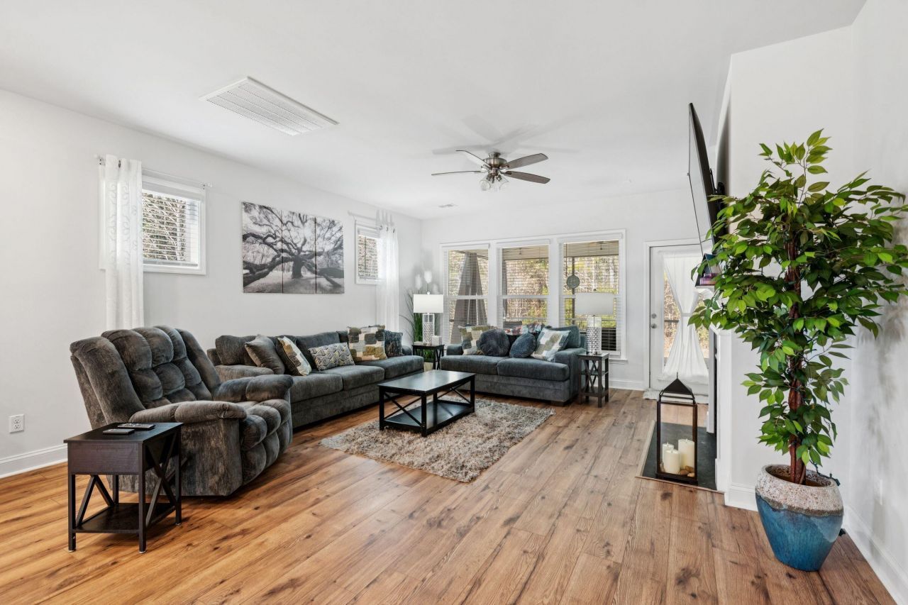 5033 Lady Bird Alley Photo 21