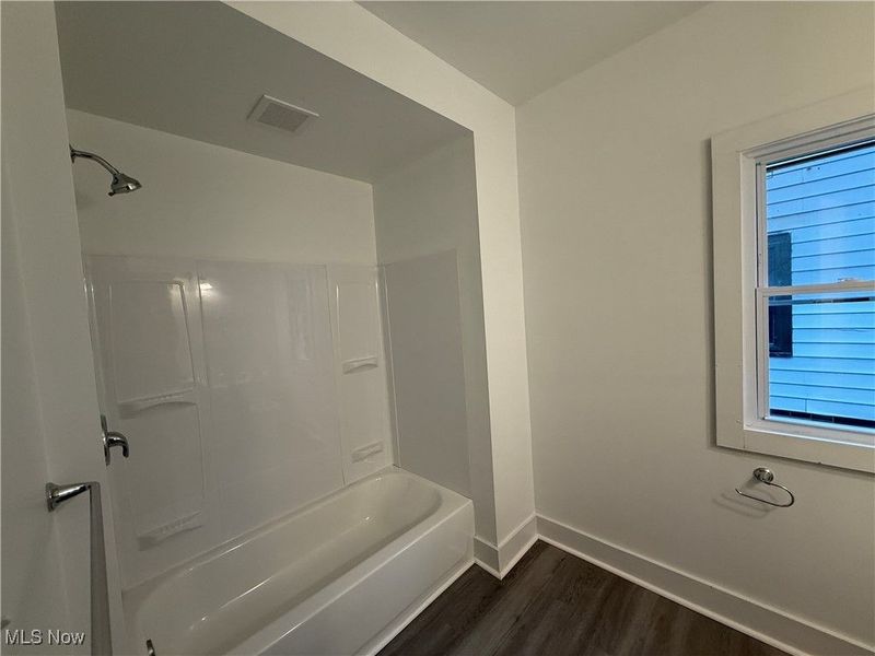 2816 E 117th Street, Cleveland, OH 44120 Photo 8