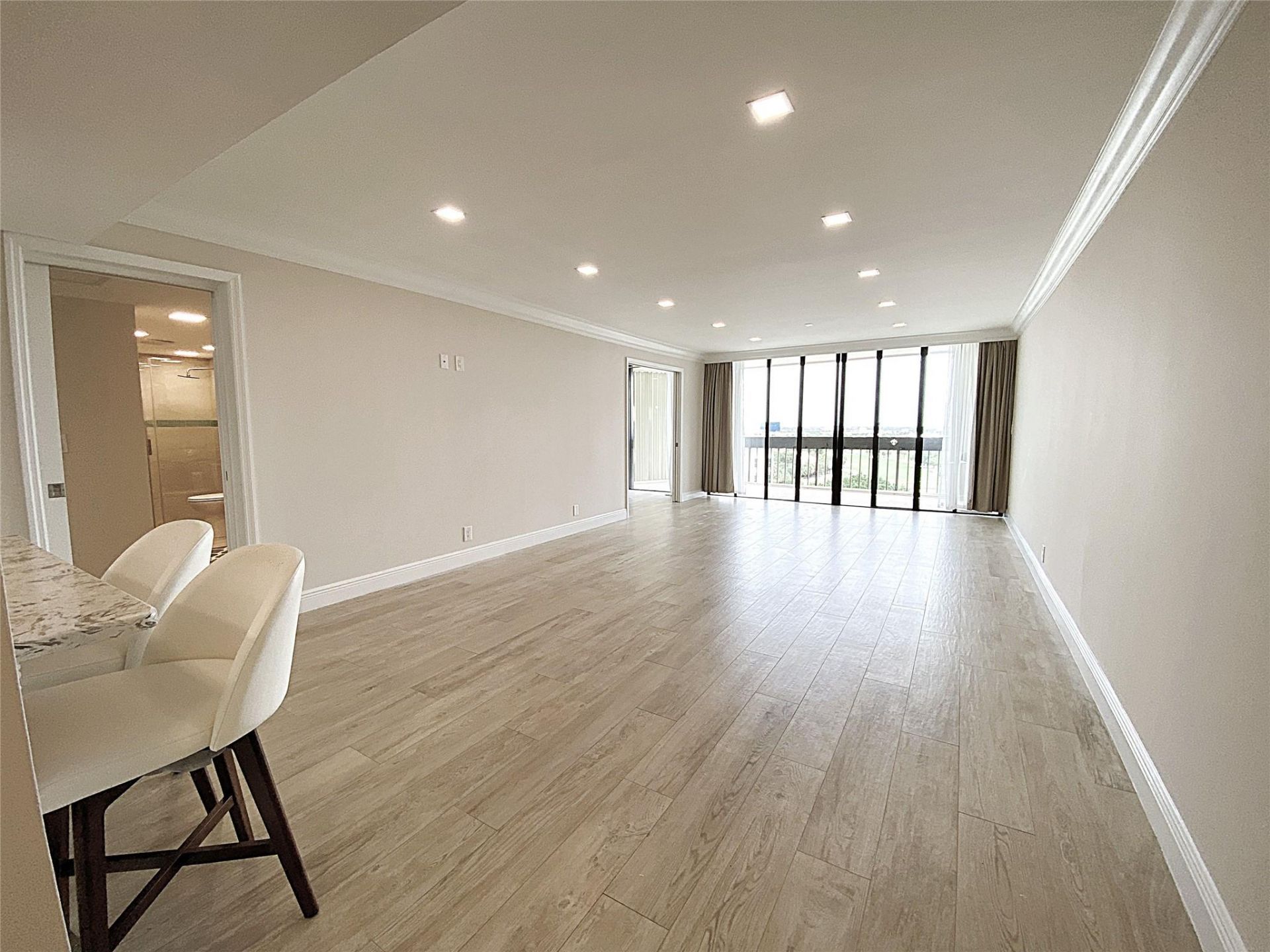 2400 Presidential Way, Unit 1104, West Palm Beach, FL 33401 Photo