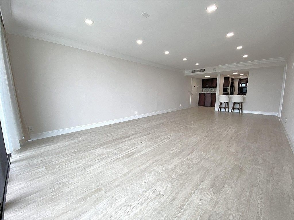 2400 Presidential Way, Unit 1104, West Palm Beach, FL 33401 Photo