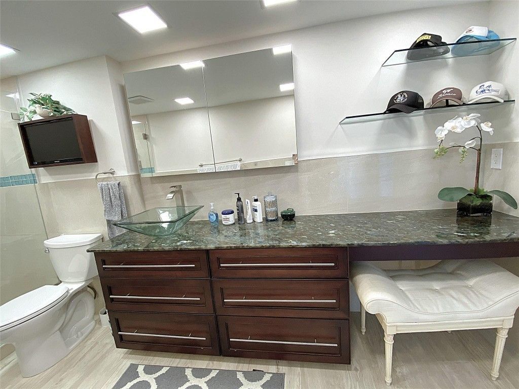 2400 Presidential Way, Unit 1104, West Palm Beach, FL 33401 Photo