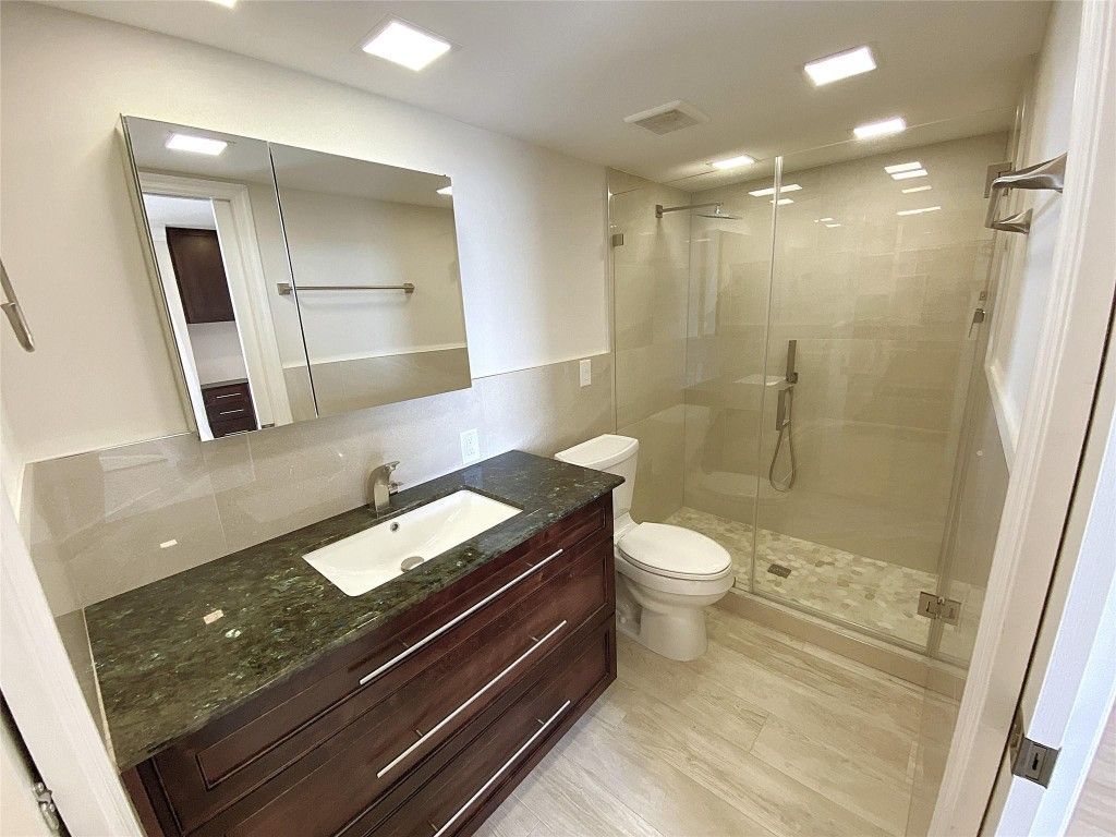 2400 Presidential Way, Unit 1104, West Palm Beach, FL 33401 Photo