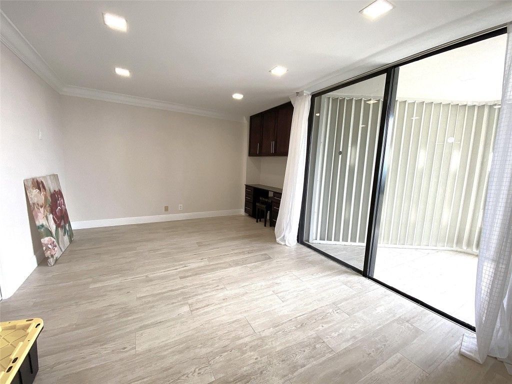 2400 Presidential Way, Unit 1104, West Palm Beach, FL 33401 Photo