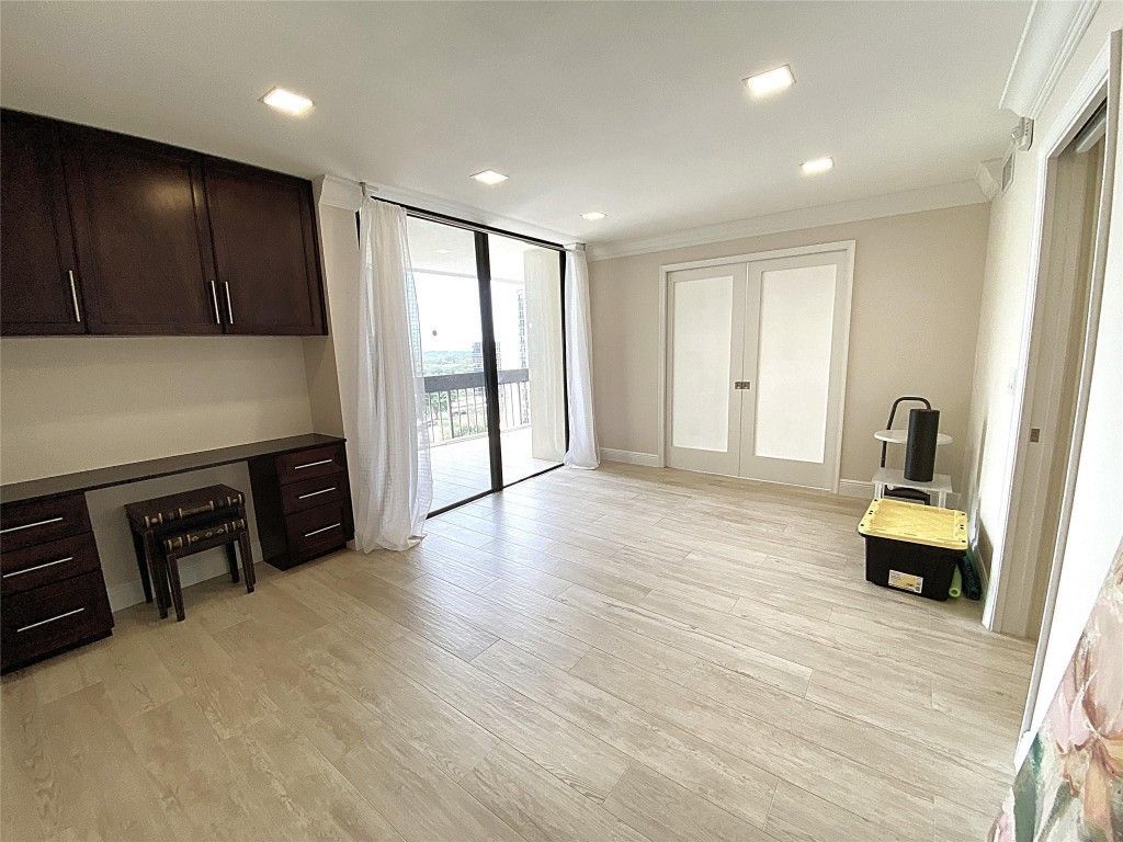 2400 Presidential Way, Unit 1104, West Palm Beach, FL 33401 Photo