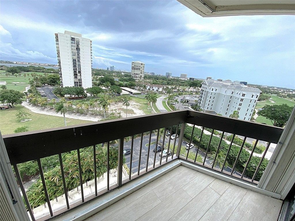 2400 Presidential Way, Unit 1104, West Palm Beach, FL 33401 Photo