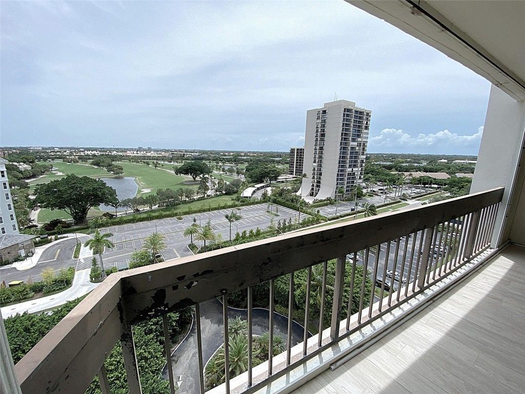 2400 Presidential Way, Unit 1104, West Palm Beach, FL 33401 Photo