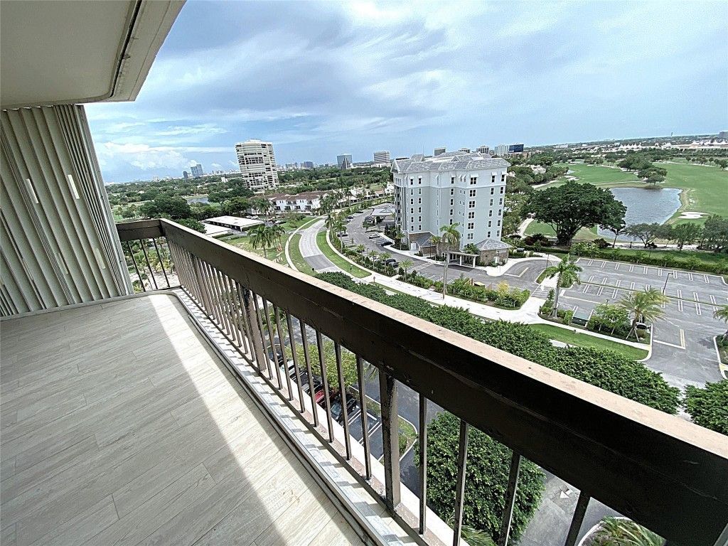 2400 Presidential Way, Unit 1104, West Palm Beach, FL 33401 Photo