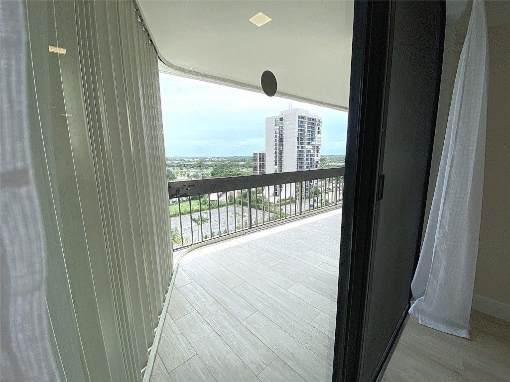 2400 Presidential Way, Unit 1104, West Palm Beach, FL 33401 Photo