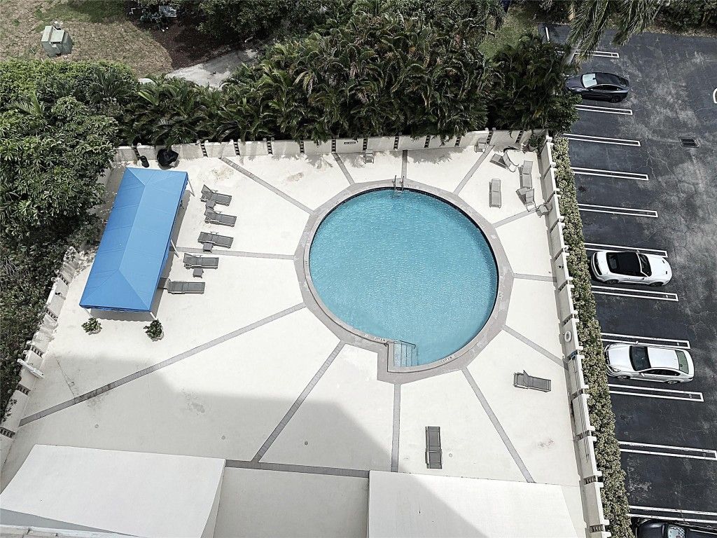 2400 Presidential Way, Unit 1104, West Palm Beach, FL 33401 Photo