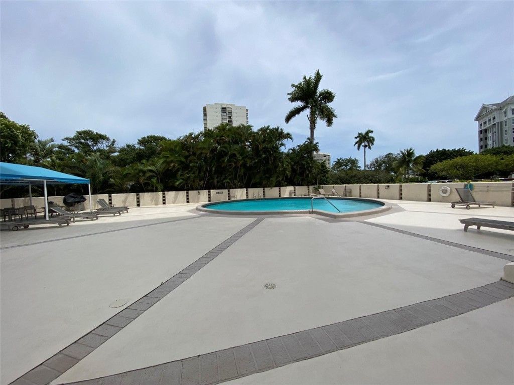 2400 Presidential Way, Unit 1104, West Palm Beach, FL 33401 Photo