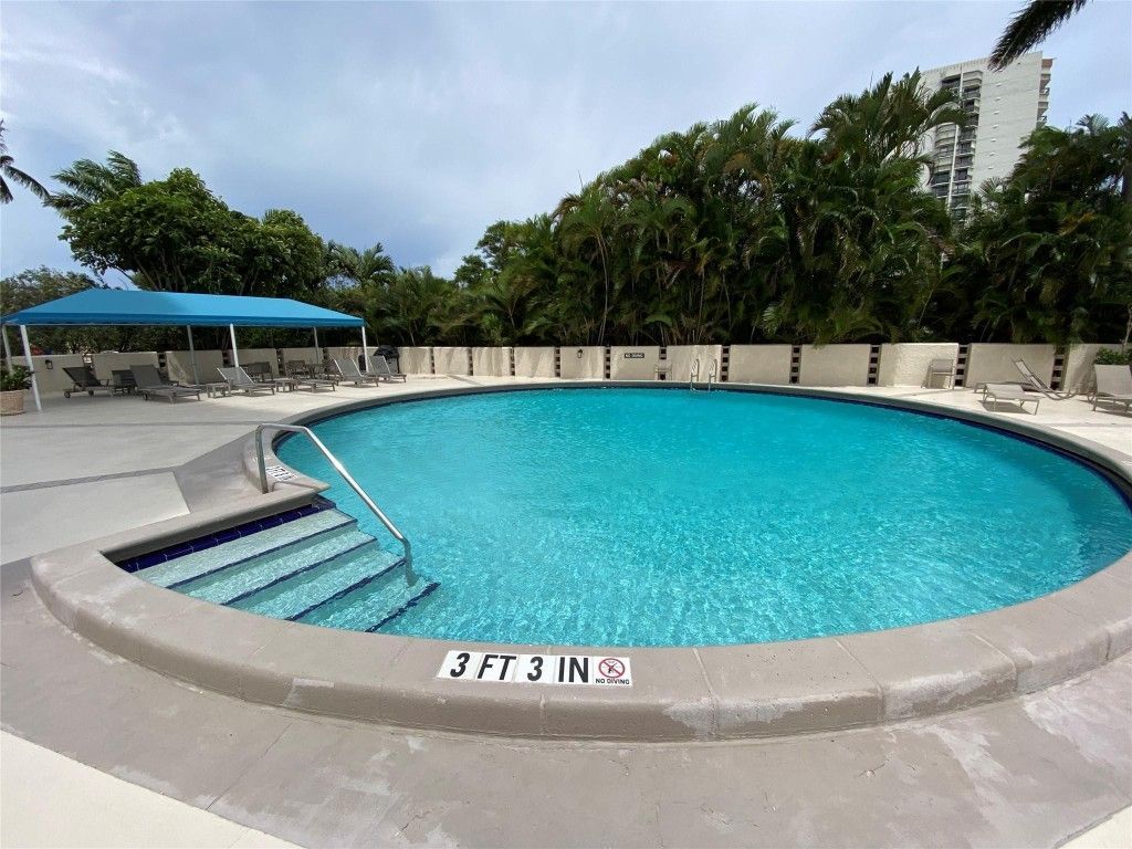 2400 Presidential Way, Unit 1104, West Palm Beach, FL 33401 Photo