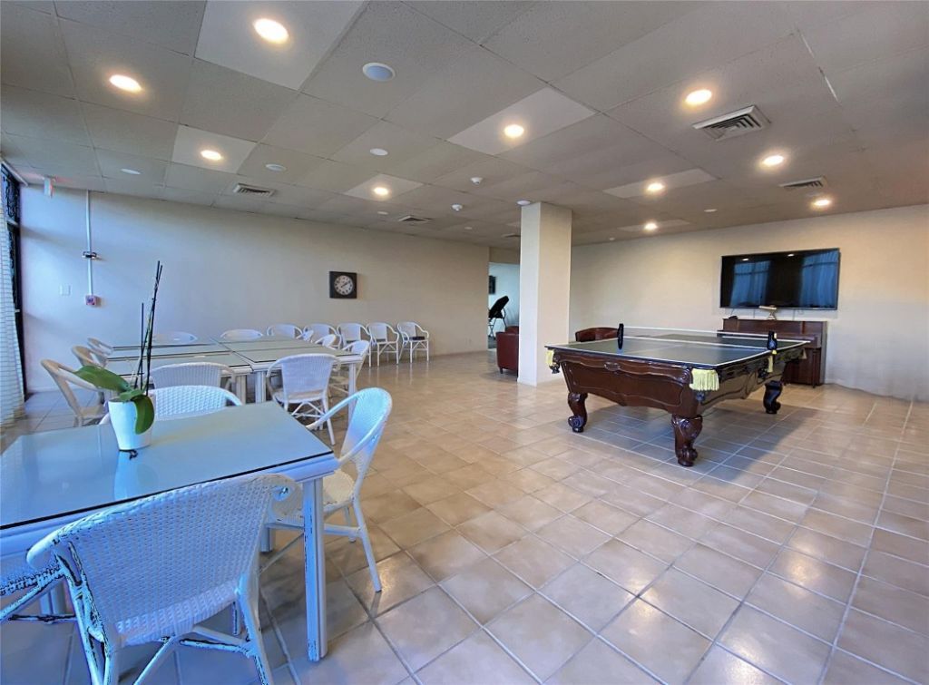2400 Presidential Way, Unit 1104, West Palm Beach, FL 33401 Photo