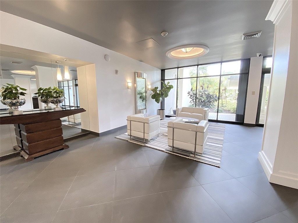 2400 Presidential Way, Unit 1104, West Palm Beach, FL 33401 Photo