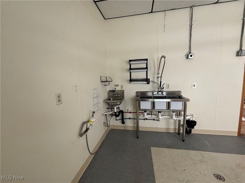 9644 E Center Street, Windham, OH 44288 Photo 13