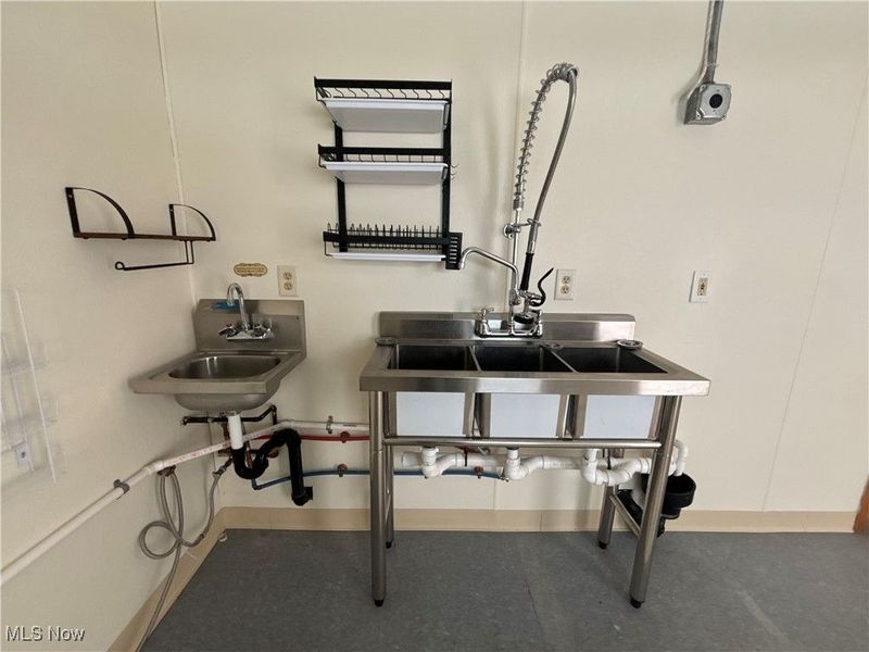 9644 E Center Street, Windham, OH 44288 Photo 14